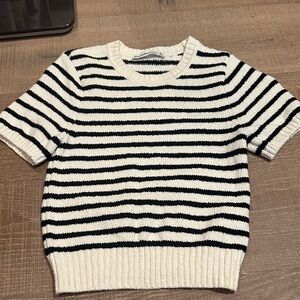 Abercrombie & Fitch Black and White Striped Sweater